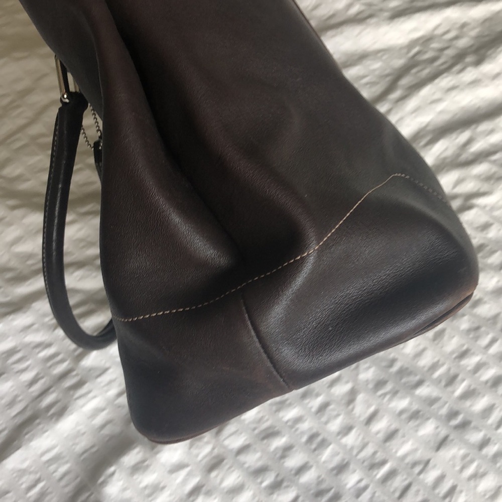 Authentic Coach handbag. - Picture 9 of 9